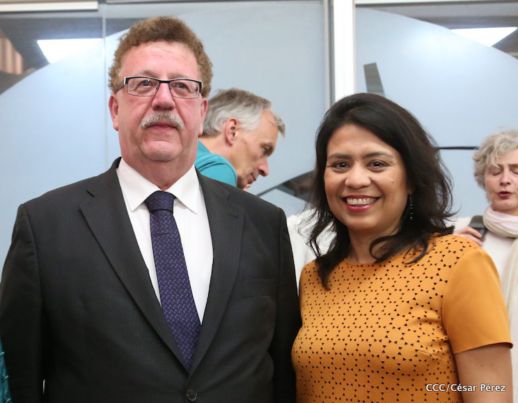 Arriba a Nicaragua Secretario de Estado Parlamentario de Cooperaci&oacute;n Econ&oacute;mica y Desarrollo de Alemania